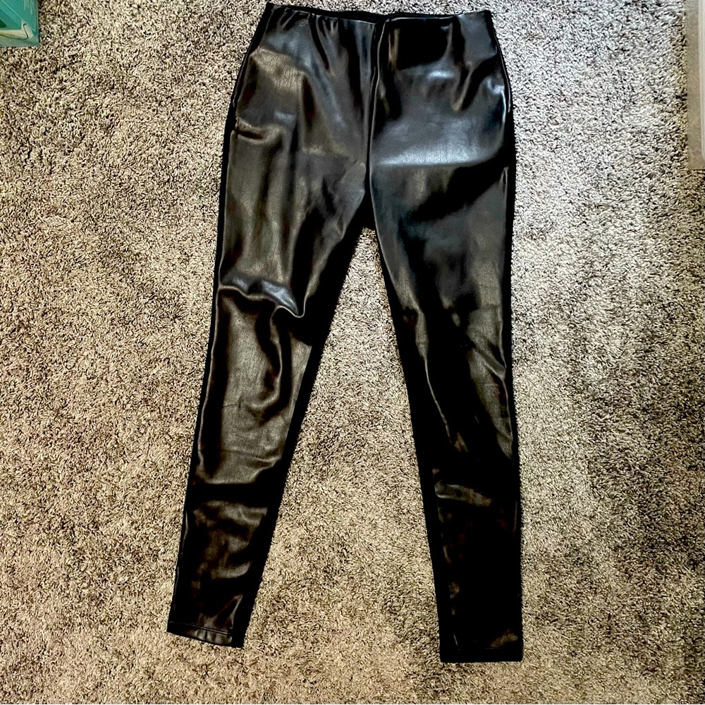 DKNY faux leather front pants size XS
